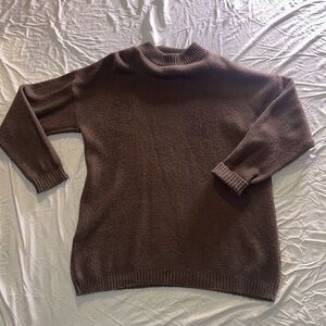 Pretty Little thing
Oversized brown sweater